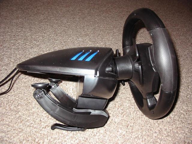 thrustmaster-enzo-ferrari-force-feedback-wheel-3.jpg